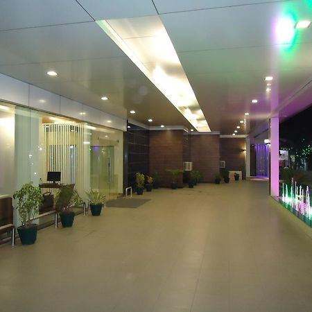 Hotel Sun Plaza Ankleshwar Exterior photo