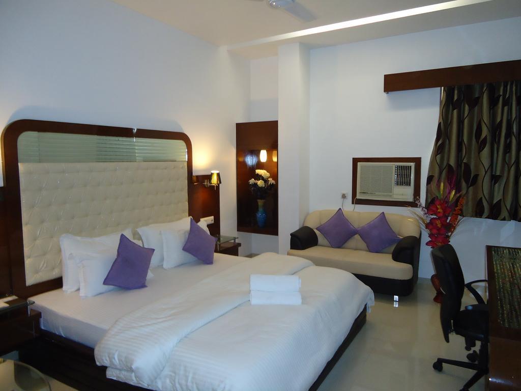 Hotel Sun Plaza Ankleshwar Exterior photo